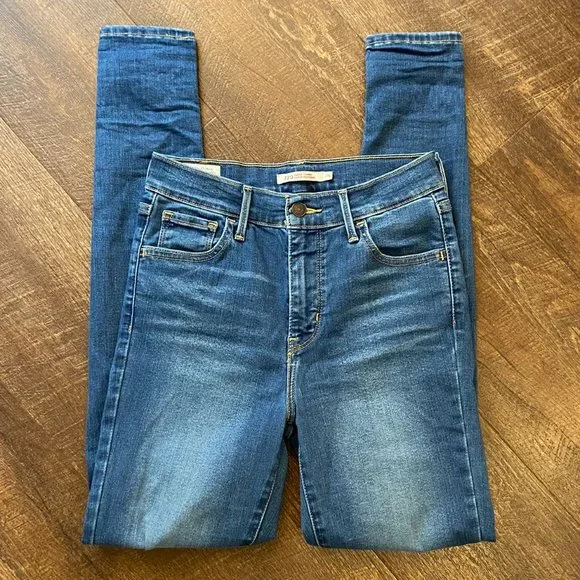 Levi’s - Picture 4 of 10